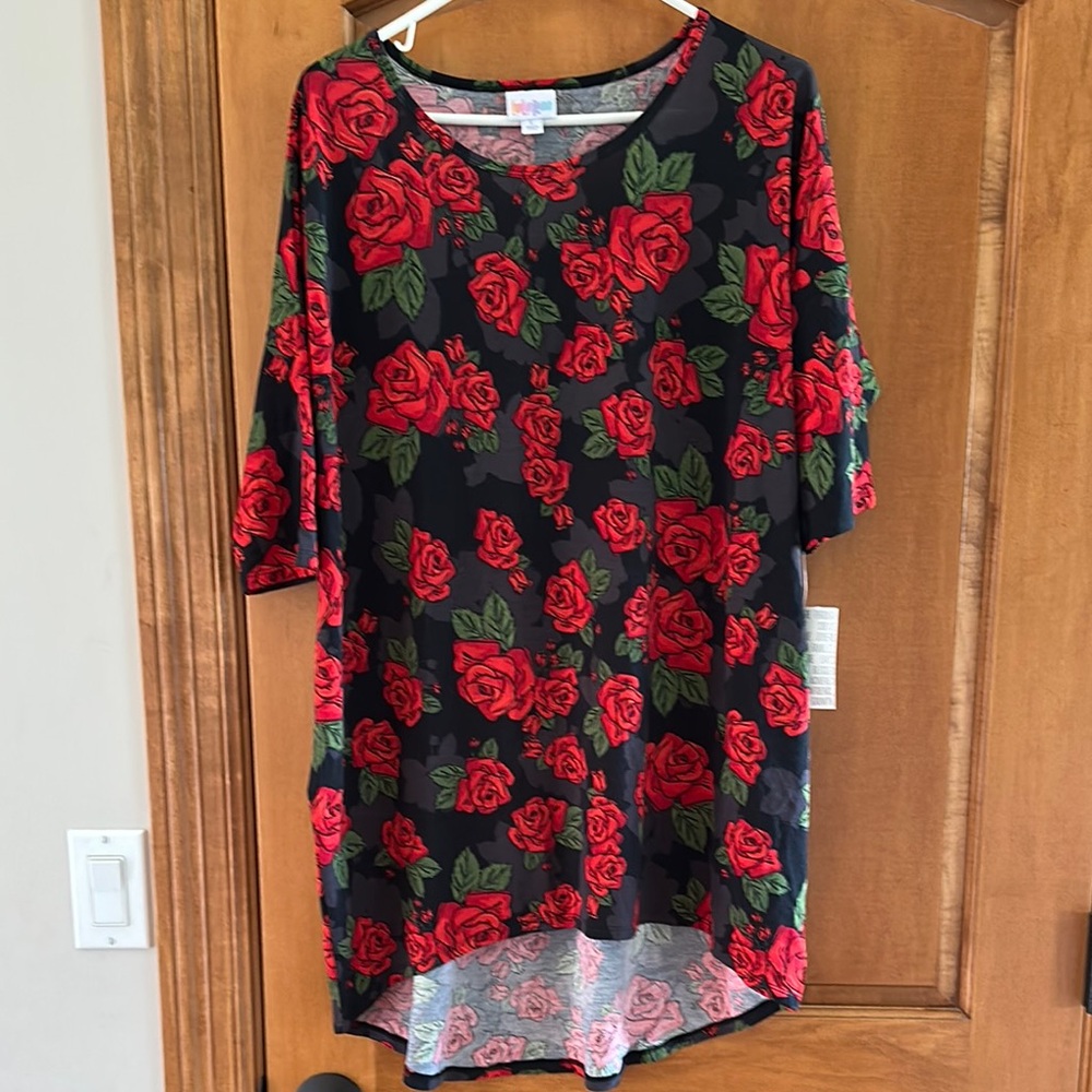LuLaRoe Irma Tunic Top Large L Red Rose Floral Short Sleeve New With Tags NWT